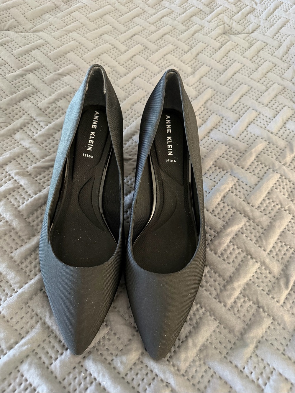 Anne Klein Black Pointed-Toe Pumps